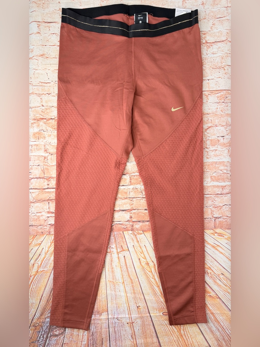 Nike Pro Icon Clash Tights Full Length in Claystone Red